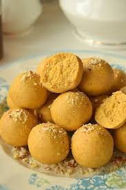 Desi Ghee Besan Laddu